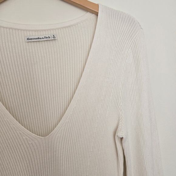 Abercrombie & Fitch V-Neck Sweater Bodysuit XL Cream Ribbed One Piece - Picture 2 of 7